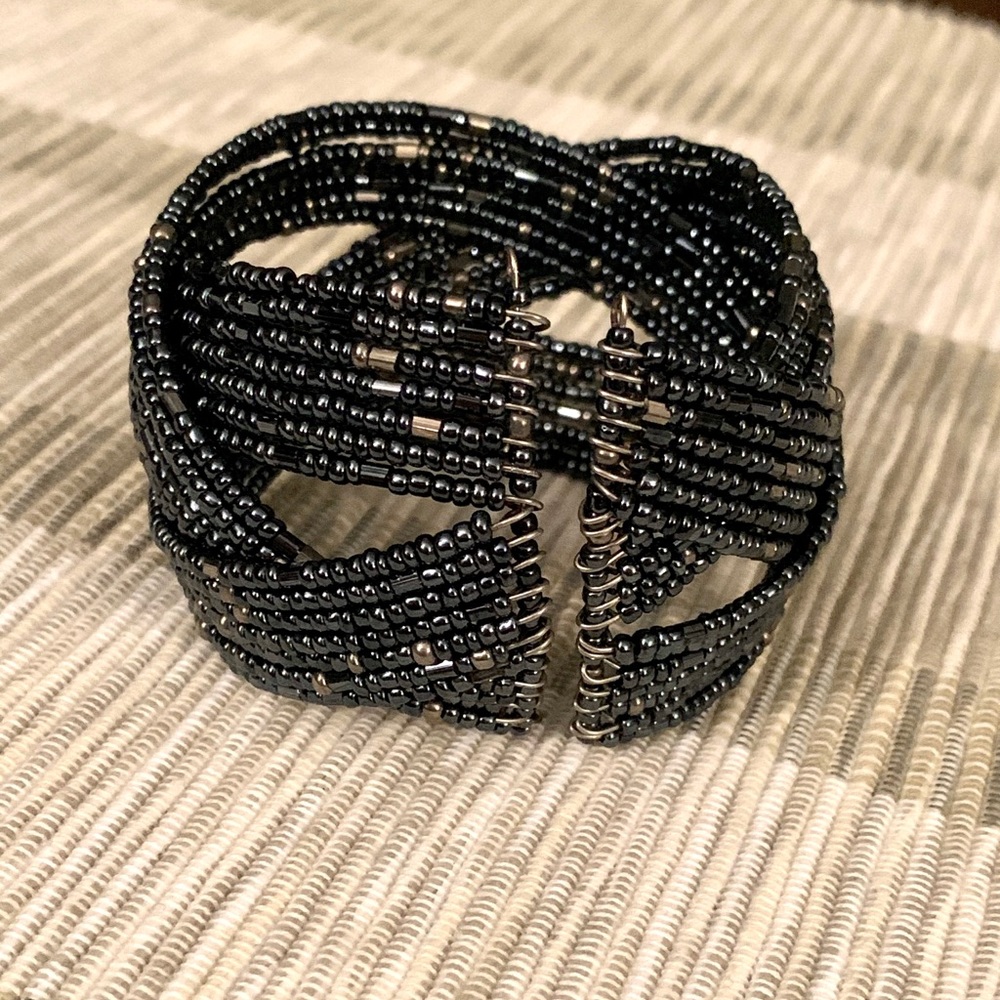 Stretch beaded cuff